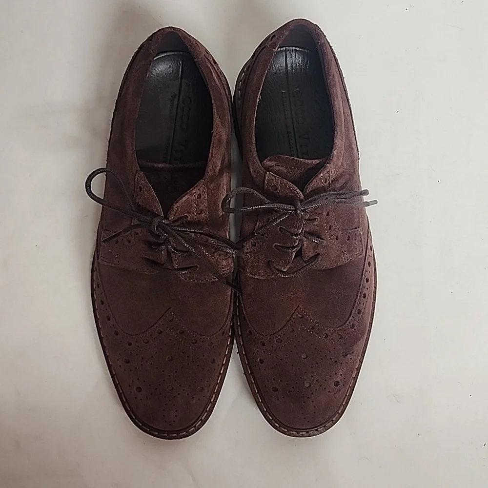 Ecco elegant brown